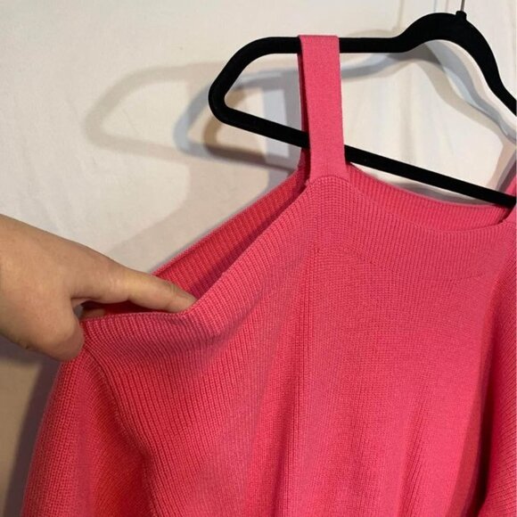WOMAN’S cold shoulder sweater. 100% cotton. Pink. Size large. Side slits. - Picture 3 of 8